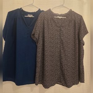 Croft & Barrow Women's Tops - Navy and Black Floral